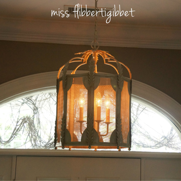 chandelier-foyer-1