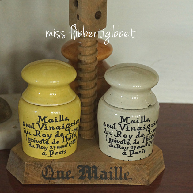 maille-mustard-holder