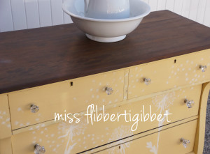 milk-painted-dandelion-chest 4